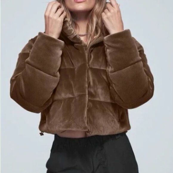 ALO Yoga Gold Rush Ribbed Velour Cropped Puffer Jacket Macchiato Brown Size M - Picture 2 of 2